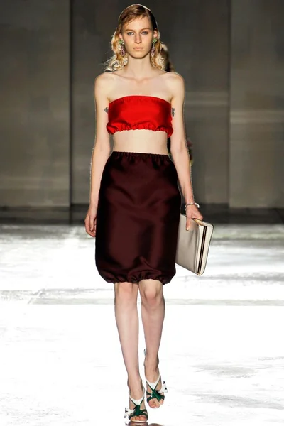 Look 15